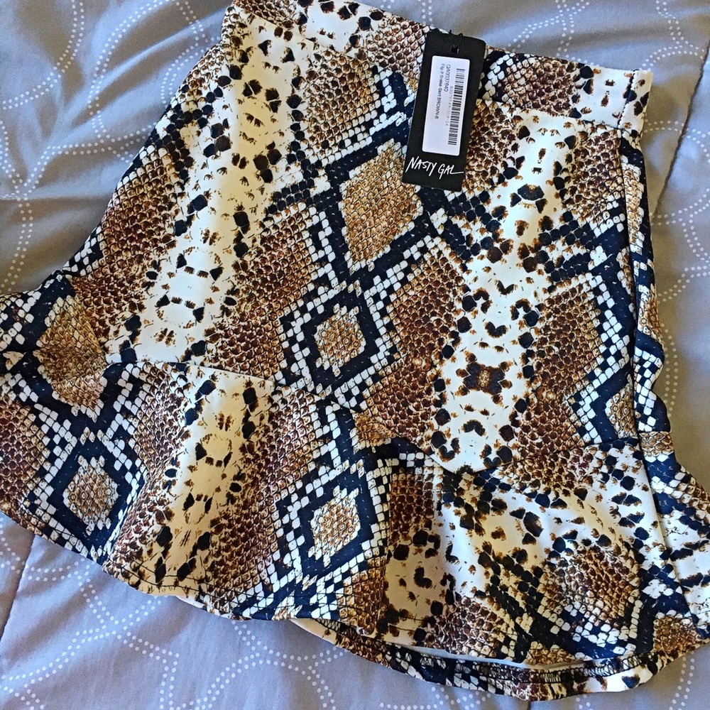 Brand new (tag on) Nasty Gal animal print skirt